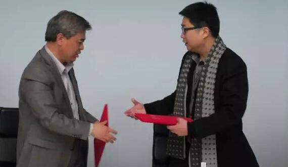 伟德体育组团学习体验无锡“拈花湾”，，并与MAO签署战略相助，，预示着伟德体育将在精品地产、、、工业地产、、、旅游地产等领域与MAO增强深度相助。。。