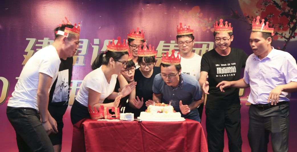 伟德体育2017年中秋博饼晚宴圆满举行